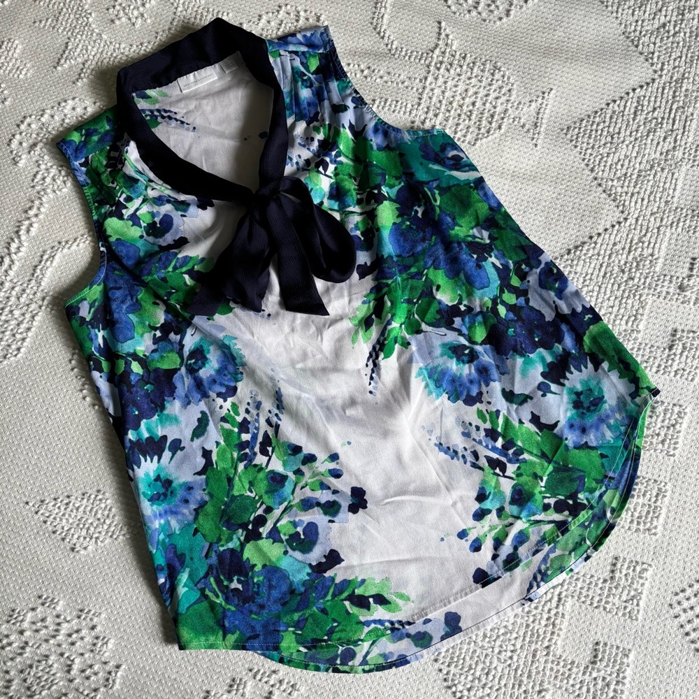 New York & Company women’s‎ size medium tie front floral sleeveless blouse
